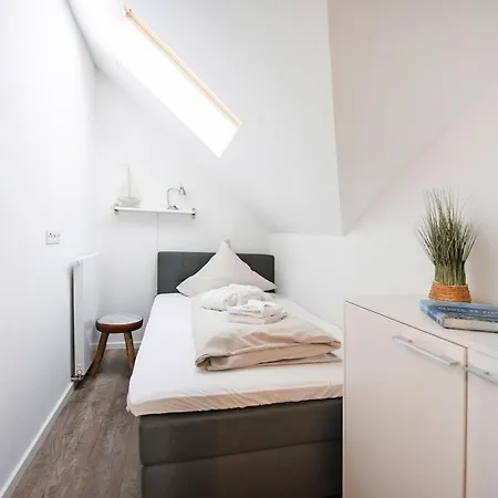 Apartment Holiday Flat - Dos01104b-dya